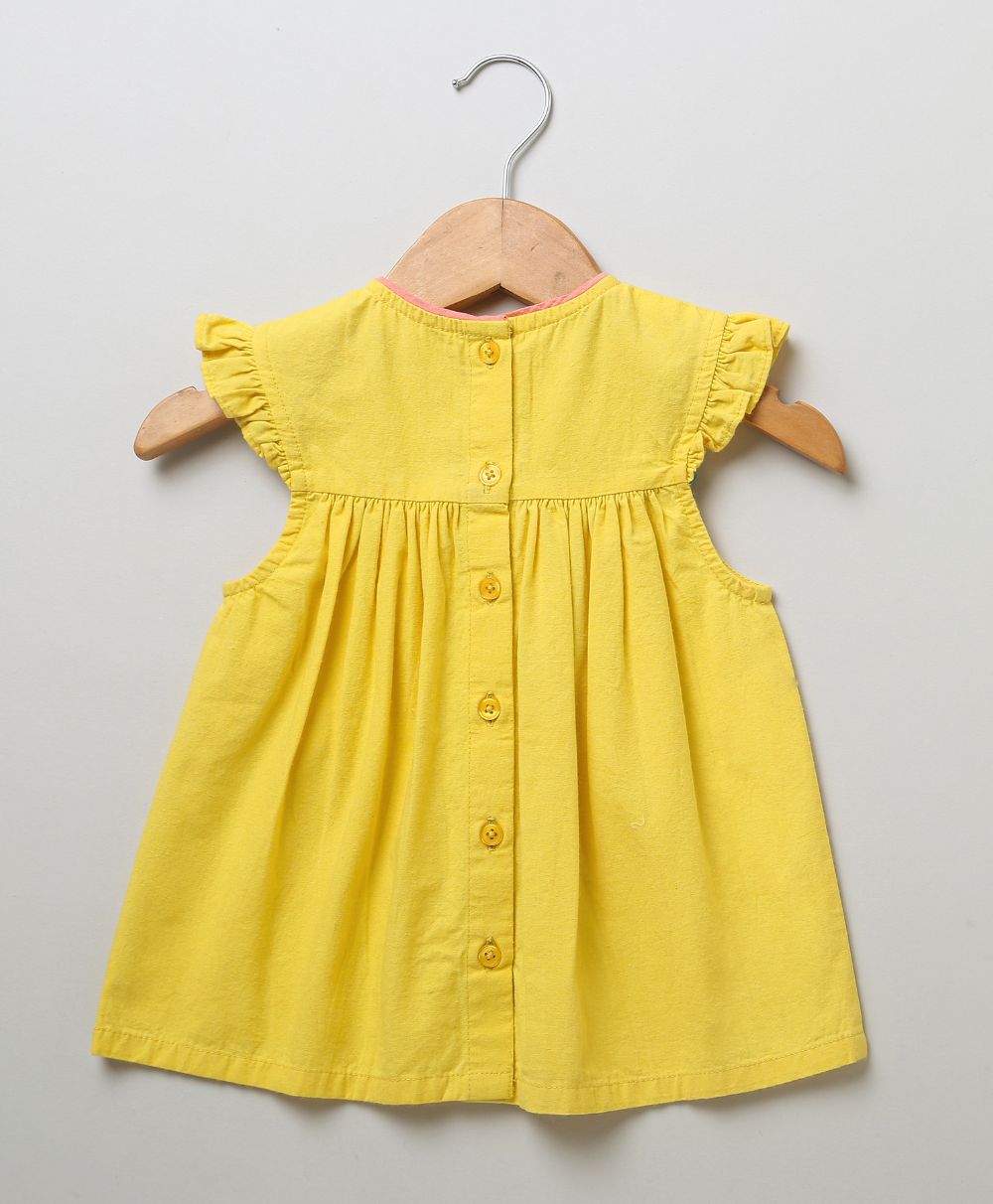Flutter Sleeves Yellow Top with Multicoloured Cotton Twill Shorts