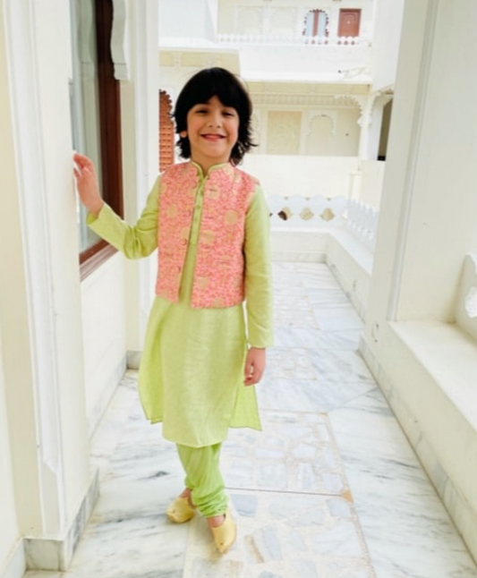 Green Viscose Kurta & Contrast Jaquard Jacket